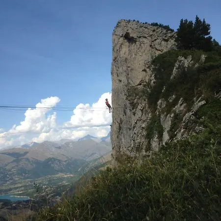 Hébergement de vacances Camp Du Cerf *